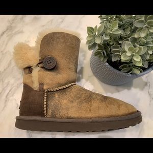 UGG Baily Button Boot (size 7)